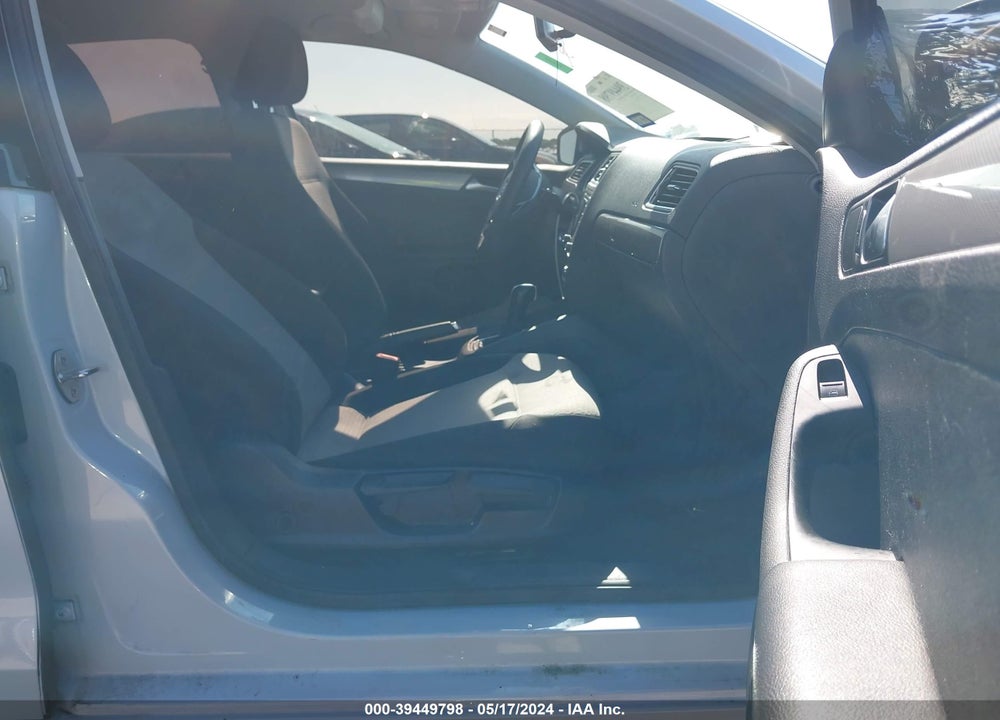 2017 VOLKSWAGEN JETTA 1.4T S VIN: 3VW2B7AJXHM411432