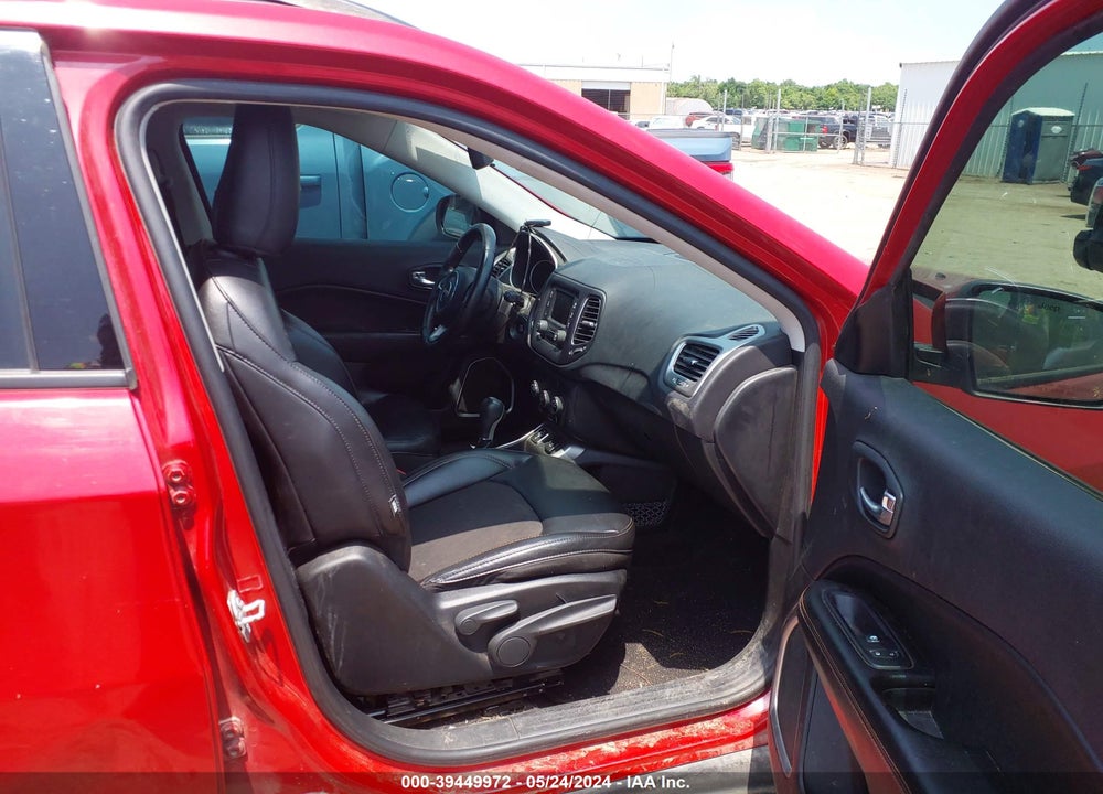 2018 JEEP COMPASS LATITUDE FWD VIN: 3C4NJCBB2JT468657