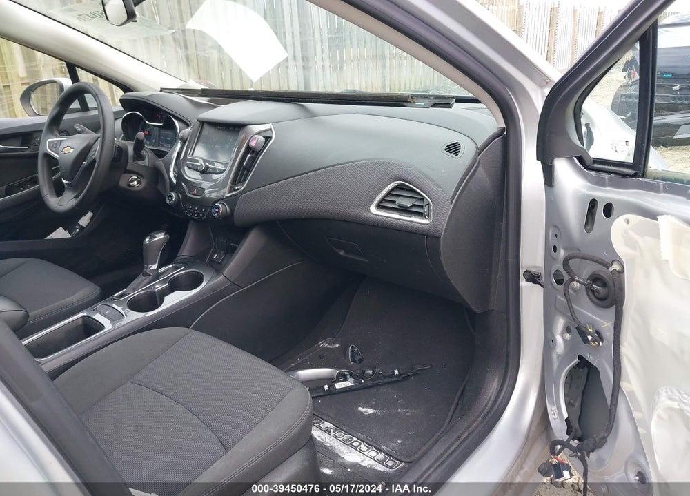 2017 CHEVROLET CRUZE LT AUTO VIN: 1G1BE5SM0H7252138