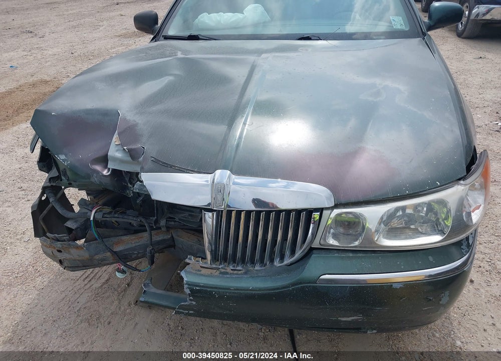2001 LINCOLN TOWN CAR EXECUTIVE VIN: 1LNHM81W91Y632521