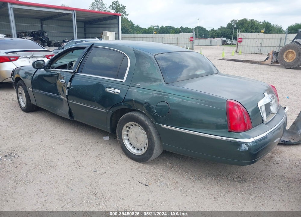 2001 LINCOLN TOWN CAR EXECUTIVE VIN: 1LNHM81W91Y632521