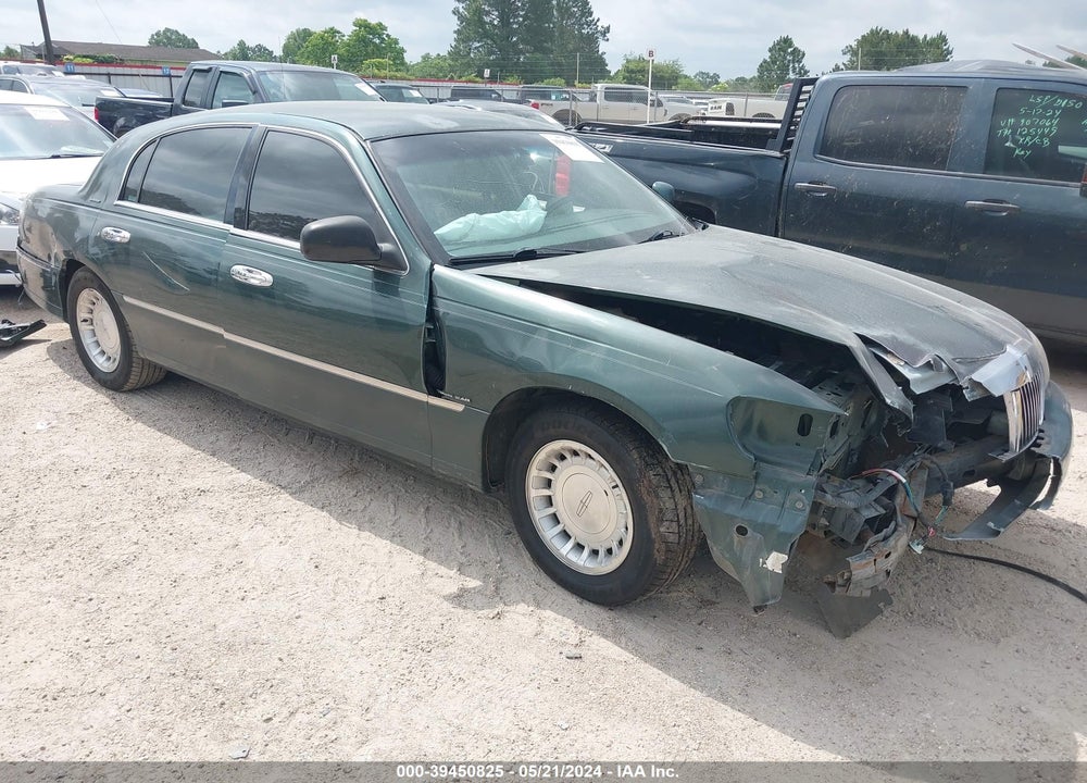 2001 LINCOLN TOWN CAR EXECUTIVE VIN: 1LNHM81W91Y632521