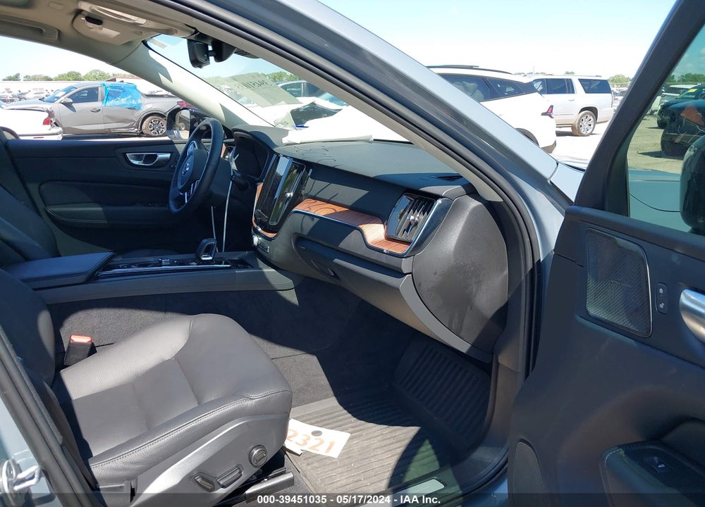 2023 VOLVO XC60 RECHARGE PLUG-IN HYBRID T8 PLUS DARK THEME VIN: YV4H60DW7P1375109