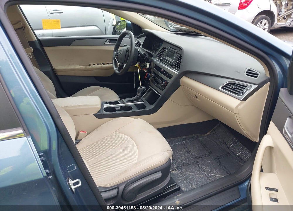 2015 HYUNDAI SONATA SE VIN: 5NPE24AF8FH107383