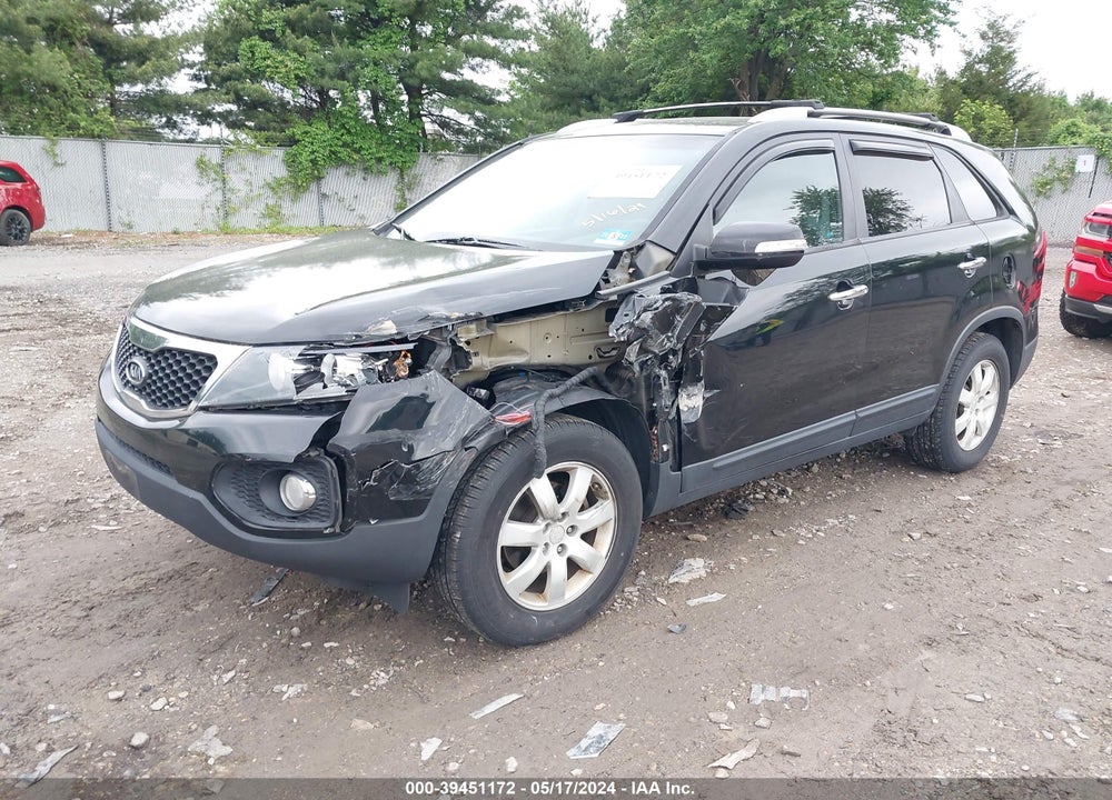 2011 KIA SORENTO LX VIN: 5XYKTCA15BG179514