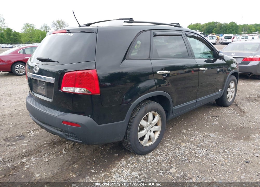 2011 KIA SORENTO LX VIN: 5XYKTCA15BG179514