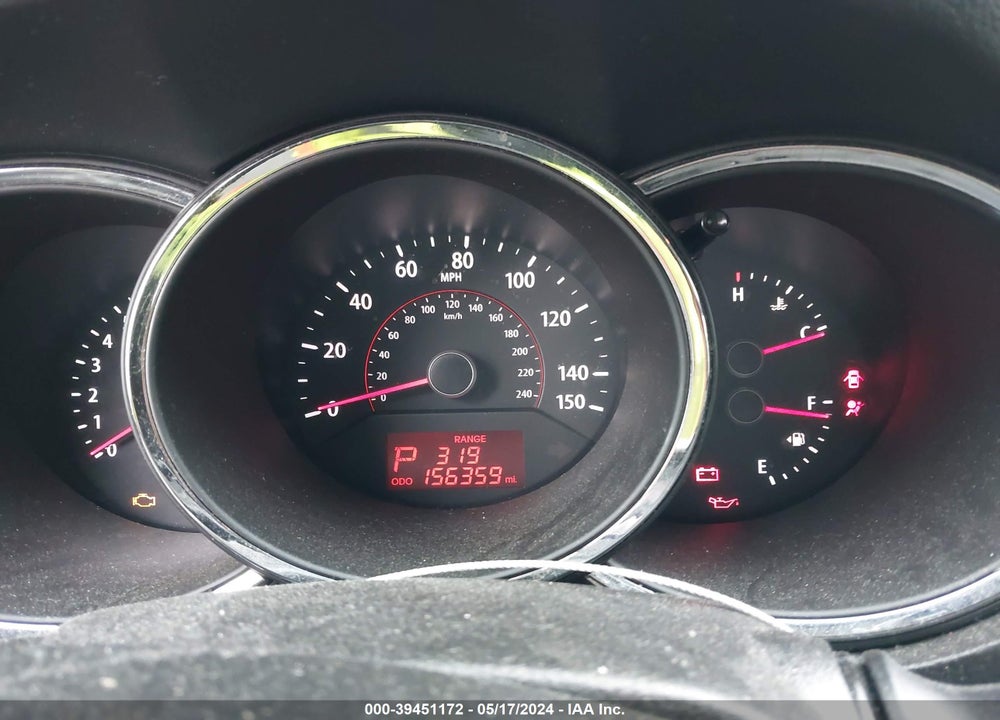 2011 KIA SORENTO LX VIN: 5XYKTCA15BG179514