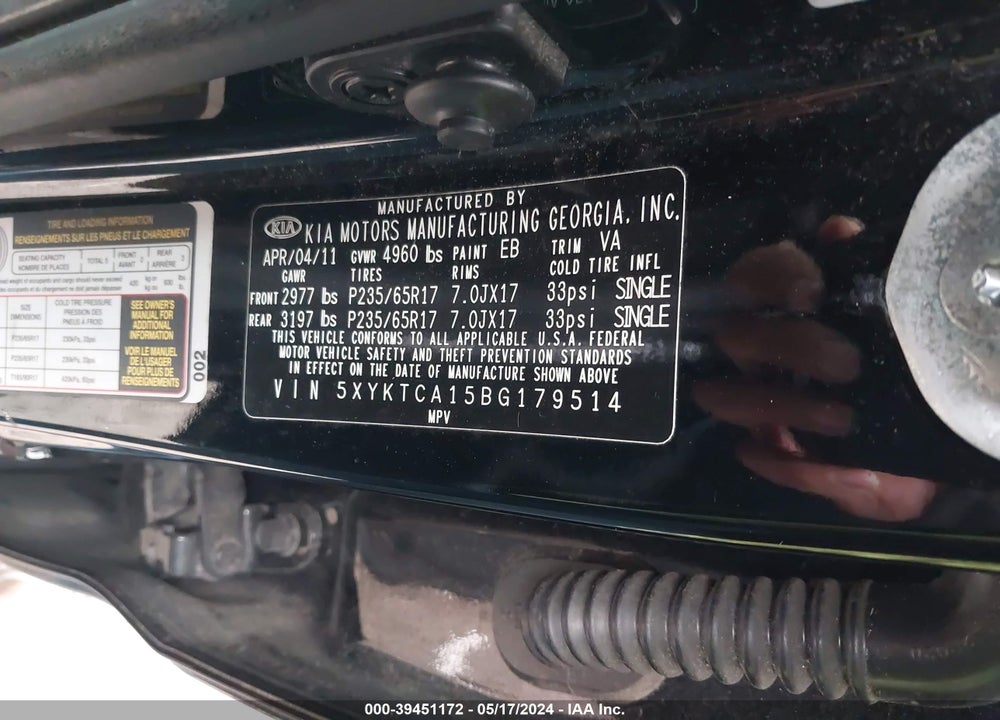 2011 KIA SORENTO LX VIN: 5XYKTCA15BG179514