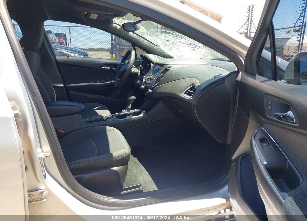 2018 CHEVROLET CRUZE LT AUTO VIN: 1G1BE5SM8J7204750