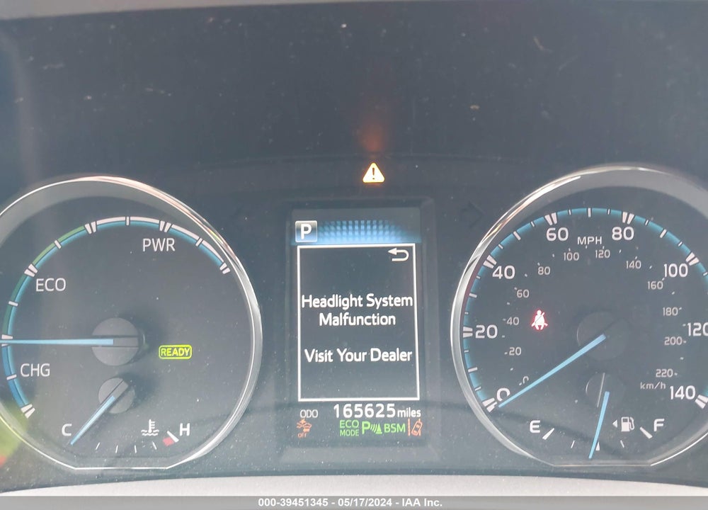 2017 TOYOTA RAV4 HYBRID XLE VIN: JTMRJREV0HD127204