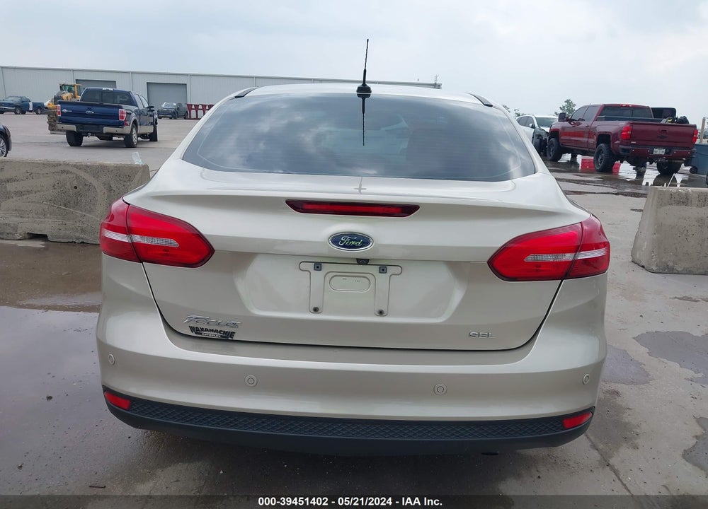 2018 FORD FOCUS SEL VIN: 1FADP3H24JL204228