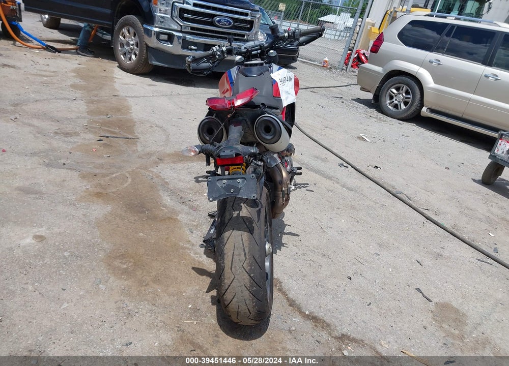 2020 DUCATI HYPERMOTARD 950/950 SP VIN: ZDMBAJDT4LB003514