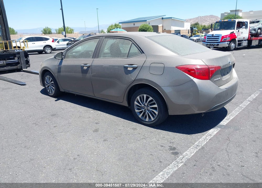2018 TOYOTA COROLLA XLE VIN: 5YFBURHE0JP748904