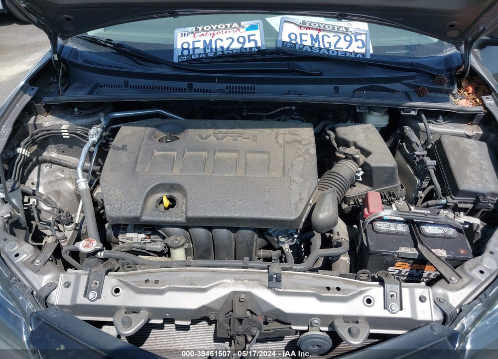 2018 TOYOTA COROLLA XLE VIN: 5YFBURHE0JP748904