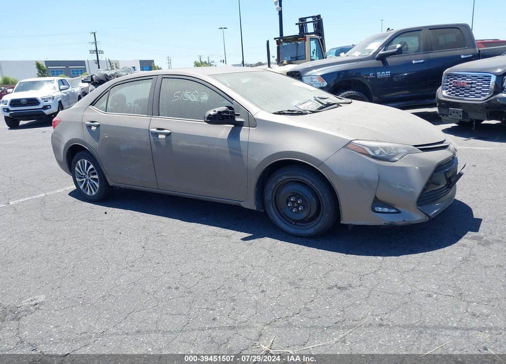 2018 TOYOTA COROLLA XLE VIN: 5YFBURHE0JP748904
