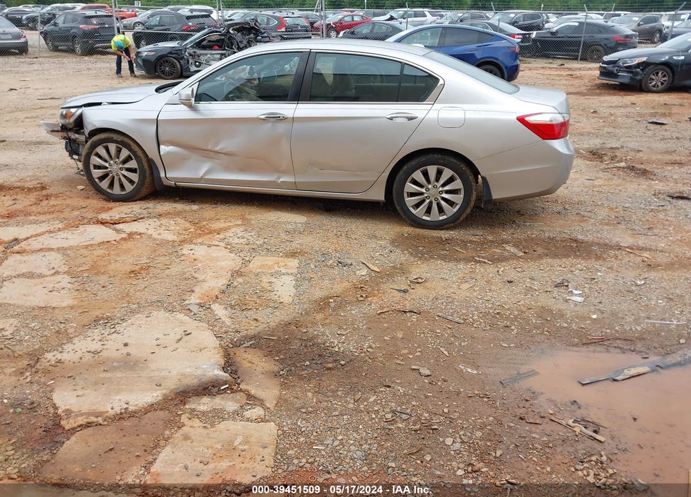 2015 HONDA ACCORD EX-L VIN: 1HGCR2F82FA168013