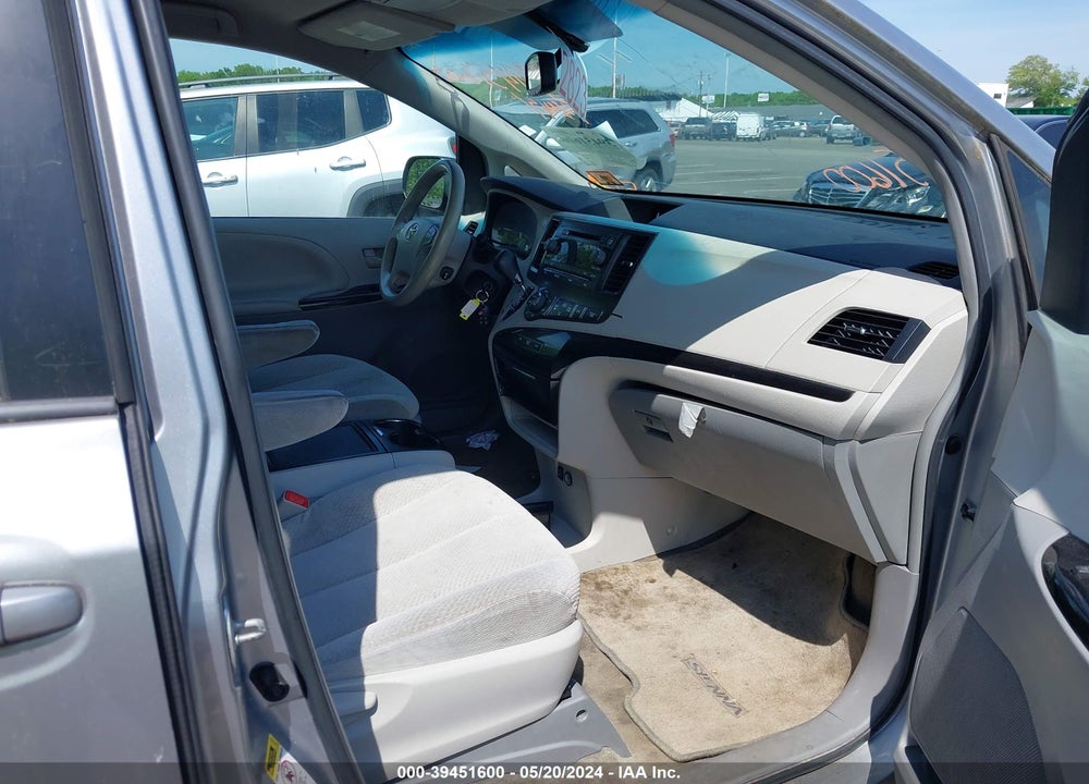 2013 TOYOTA SIENNA LE V6 8 PASSENGER VIN: 5TDKK3DC3DS337872