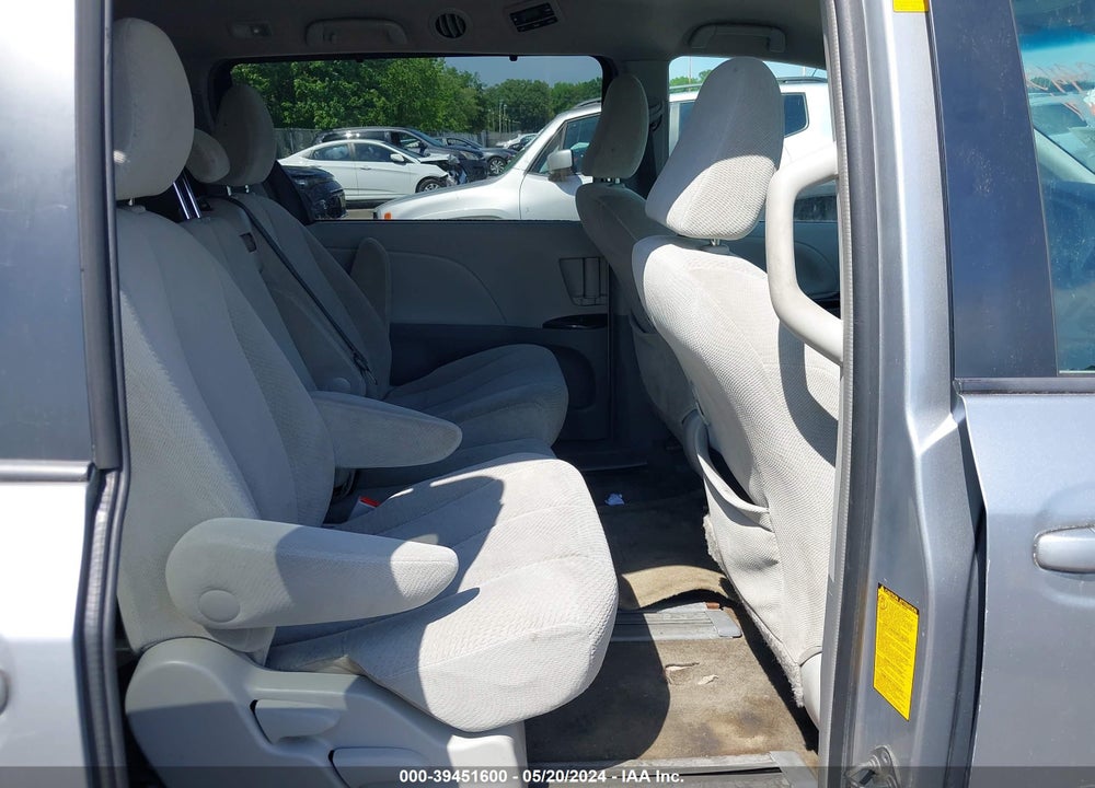 2013 TOYOTA SIENNA LE V6 8 PASSENGER VIN: 5TDKK3DC3DS337872