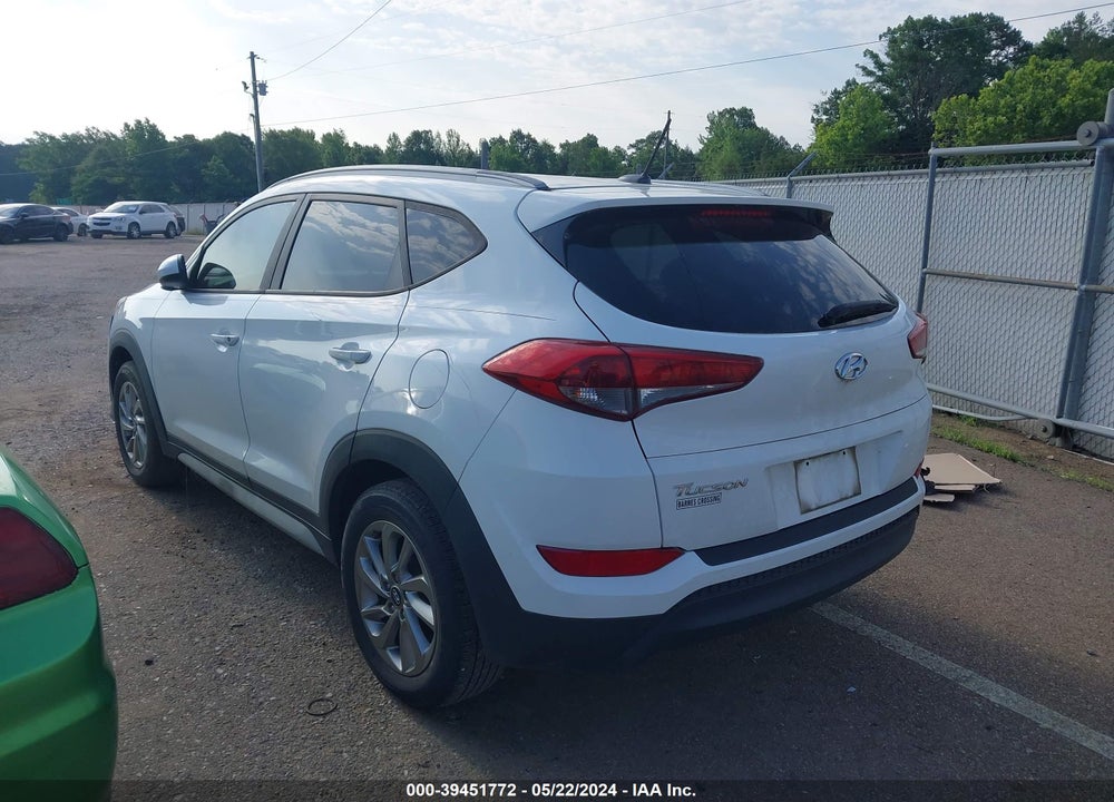 2017 HYUNDAI TUCSON SE VIN: KM8J33A49HU471028