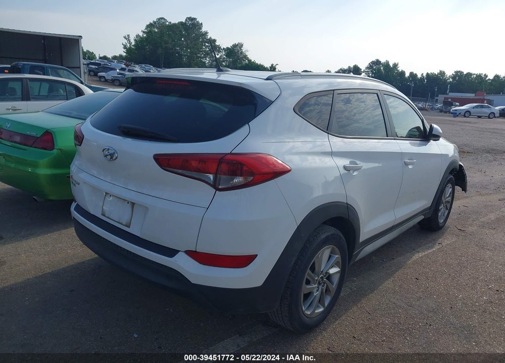 2017 HYUNDAI TUCSON SE VIN: KM8J33A49HU471028