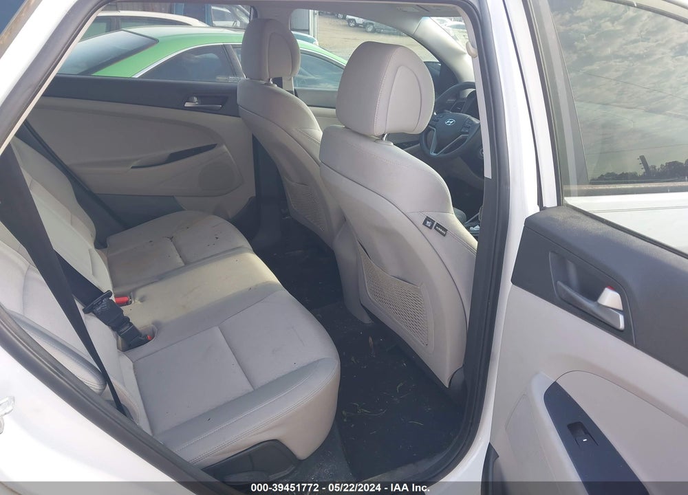 2017 HYUNDAI TUCSON SE VIN: KM8J33A49HU471028