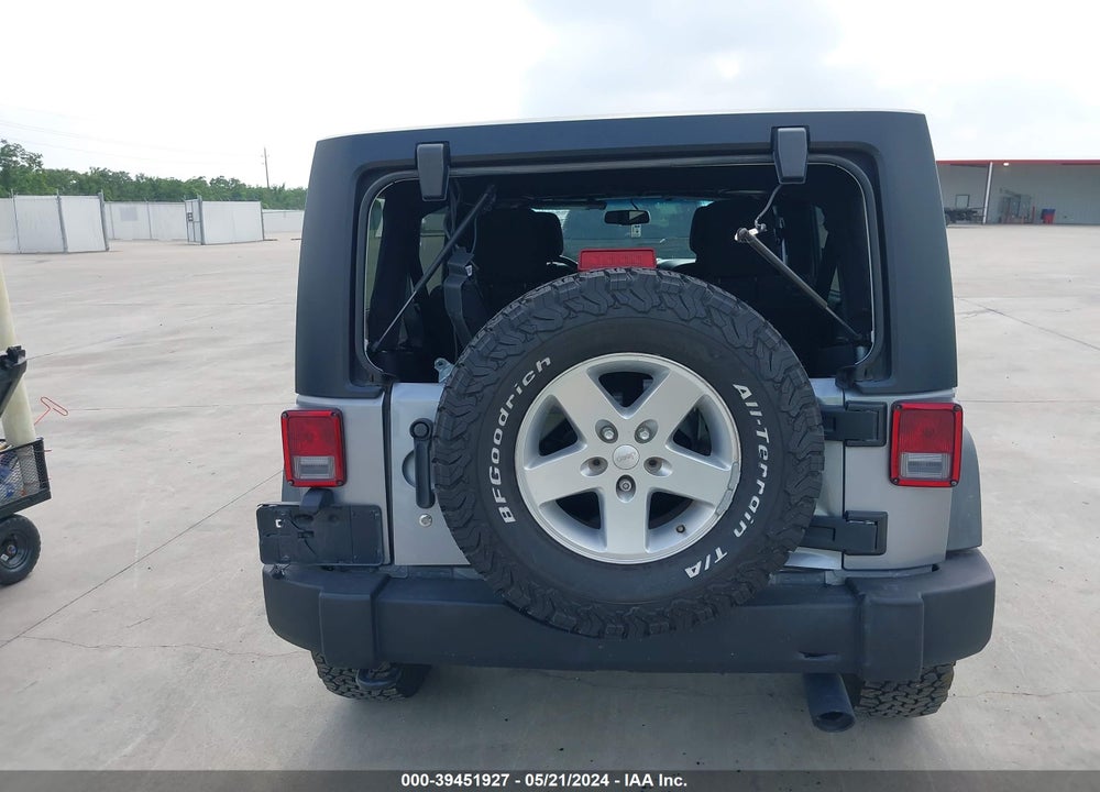 2015 JEEP WRANGLER UNLIMITED SPORT VIN: 1C4BJWDG0FL520724