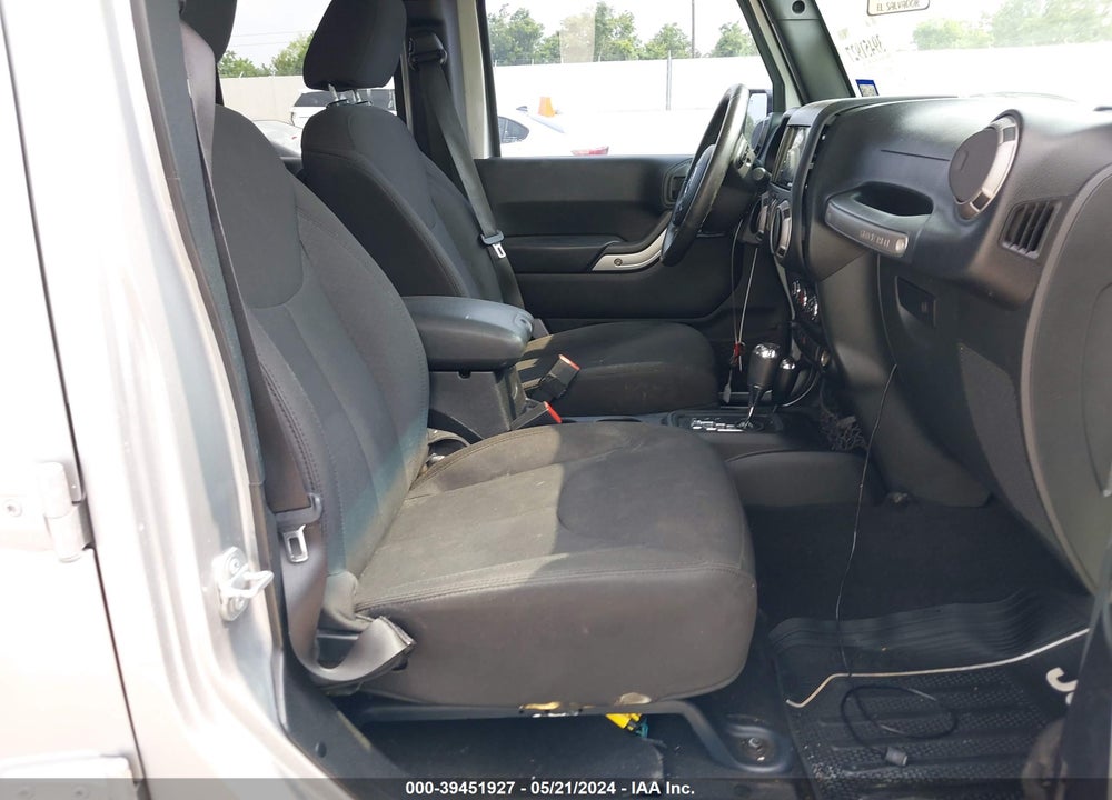 2015 JEEP WRANGLER UNLIMITED SPORT VIN: 1C4BJWDG0FL520724