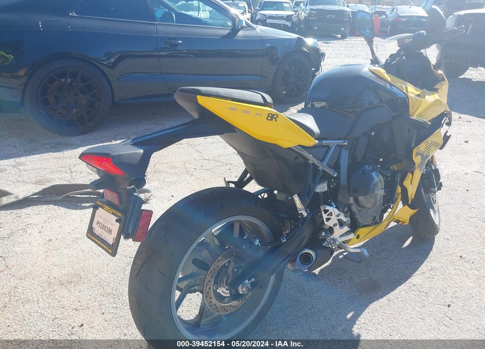 2024 SUZUKI GSX800 F VIN: JS1EM13B9R7101131