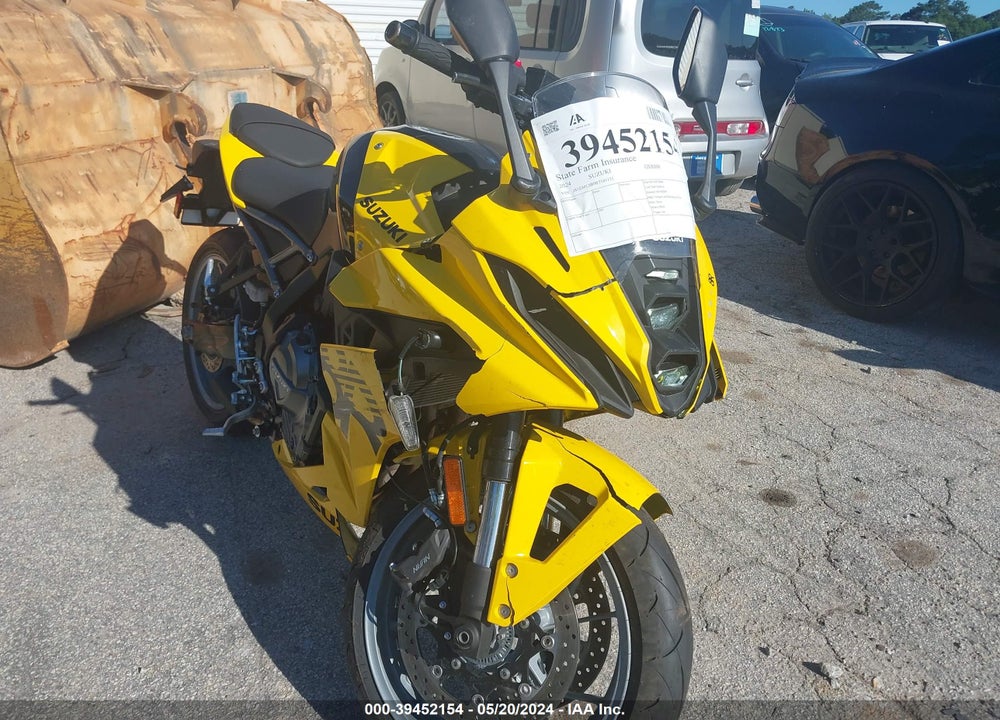 2024 SUZUKI GSX800 F VIN: JS1EM13B9R7101131
