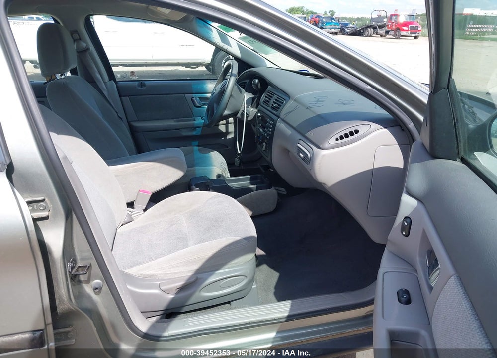 2001 FORD TAURUS SE VIN: 1FAFP53U61A188316