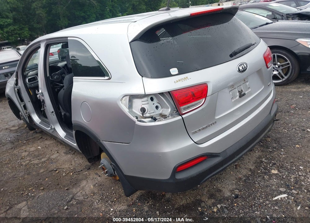 2017 KIA SORENTO 2.4L L VIN: 5XYPG4A38HG221667