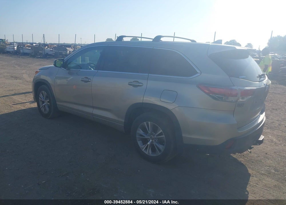 2016 TOYOTA HIGHLANDER LE PLUS V6 VIN: 5TDBKRFH1GS255025