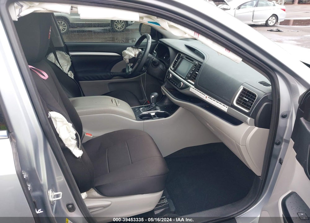 2015 TOYOTA HIGHLANDER XLE V6 VIN: 5TDKKRFH2FS050179
