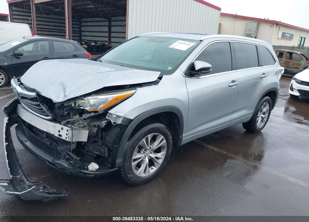 2015 TOYOTA HIGHLANDER XLE V6 VIN: 5TDKKRFH2FS050179