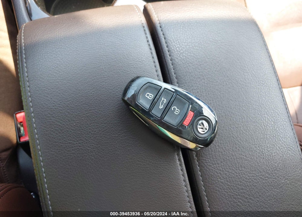 2013 VOLKSWAGEN TOUAREG VR6 EXECUTIVE VIN: WVGEF9BP1DD002448