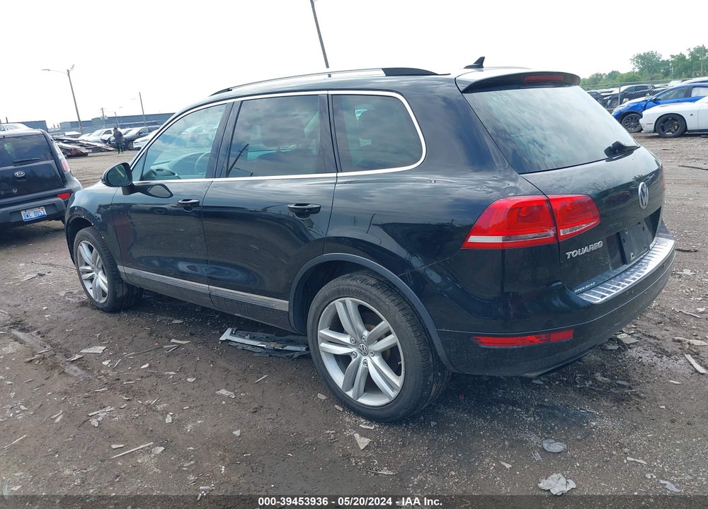 2013 VOLKSWAGEN TOUAREG VR6 EXECUTIVE VIN: WVGEF9BP1DD002448