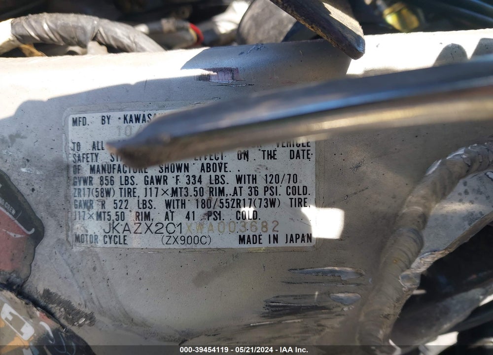 1998 KAWASAKI ZX900 C VIN: JKAZX2C1XWA003682