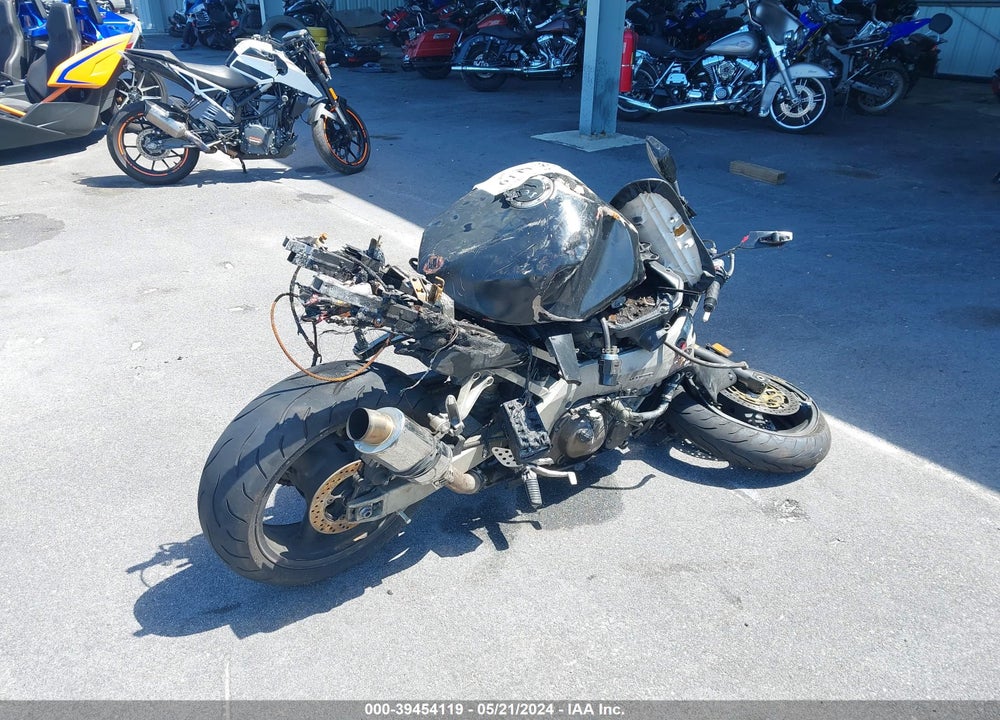 1998 KAWASAKI ZX900 C VIN: JKAZX2C1XWA003682