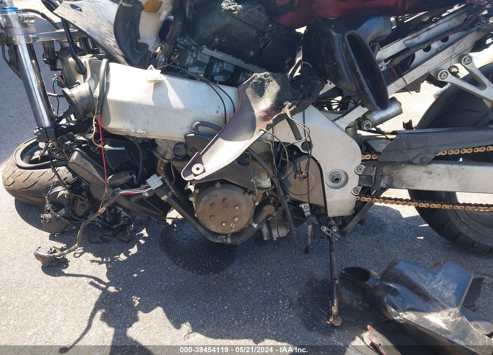 1998 KAWASAKI ZX900 C VIN: JKAZX2C1XWA003682