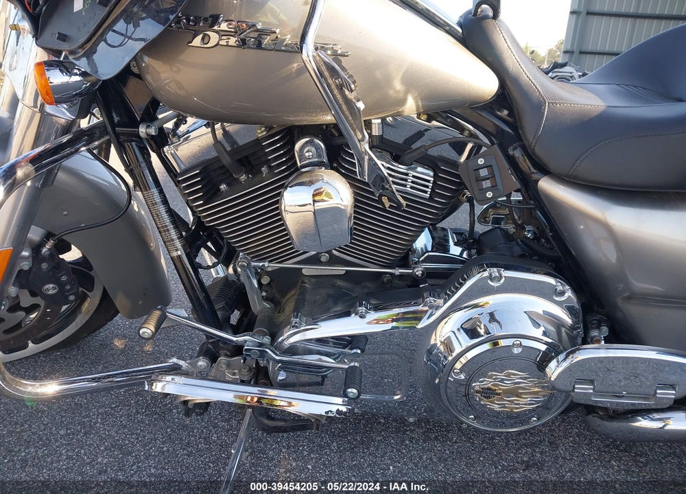 2009 HARLEY-DAVIDSON FLHX VIN: 1HD1KB4139Y606497