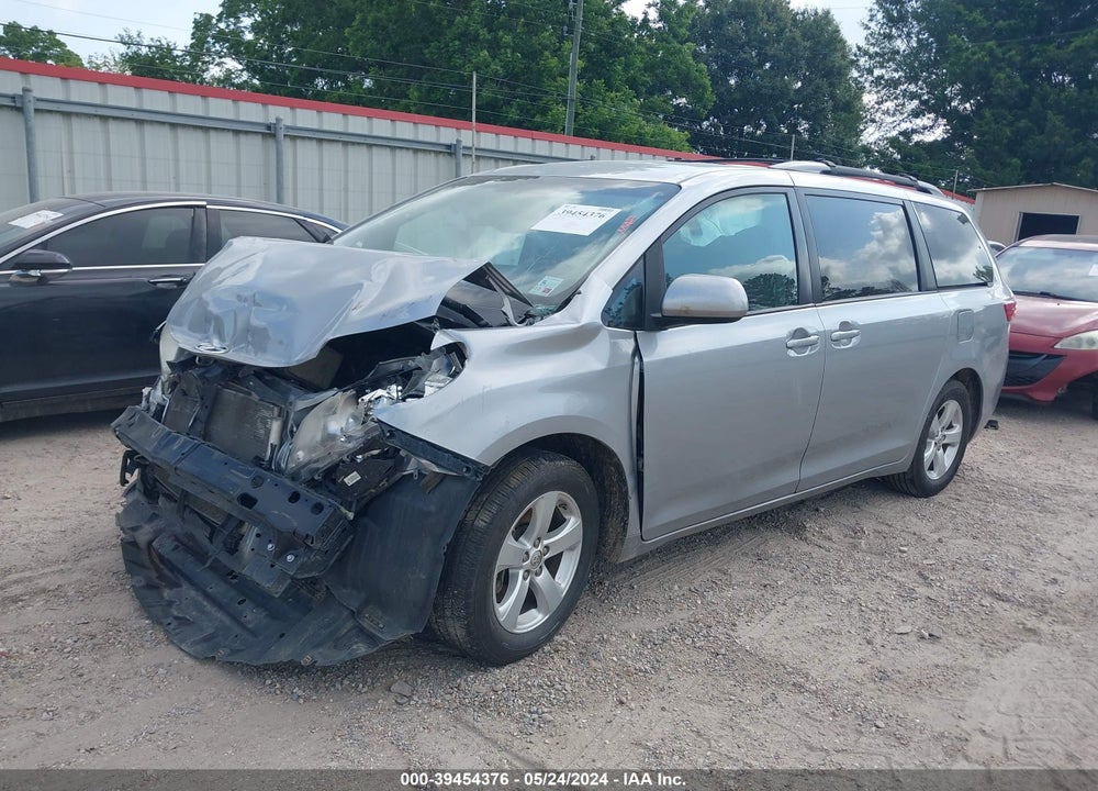 2017 TOYOTA SIENNA LE 8 PASSENGER VIN: 5TDKZ3DC9HS886395