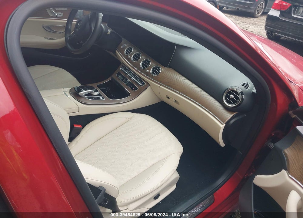 2018 MERCEDES-BENZ E 300 VIN: WDDZF4JB4JA377302