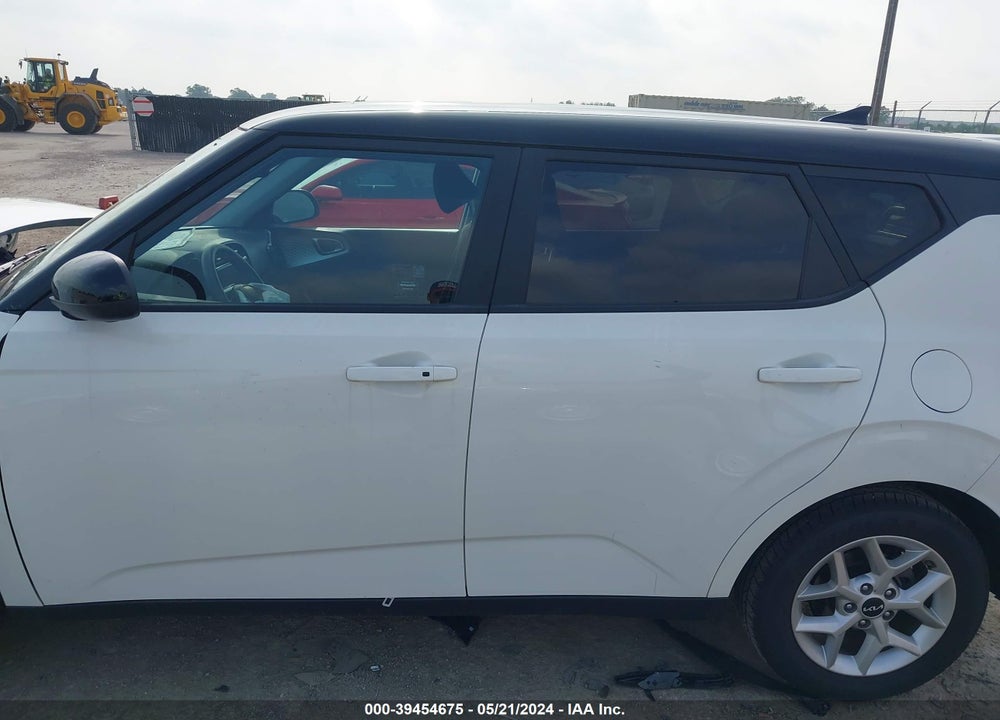 2023 KIA SOUL !/+/S VIN: KNDJ23AU6P7217037