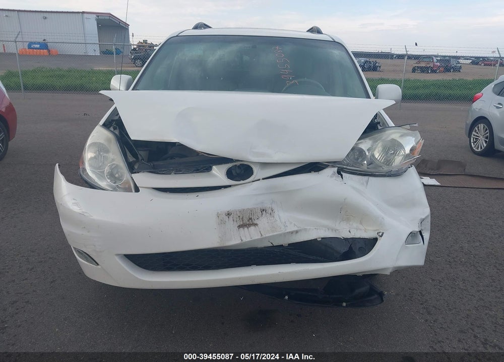 2010 TOYOTA SIENNA XLE VIN: 5TDYK4CC4AS300004