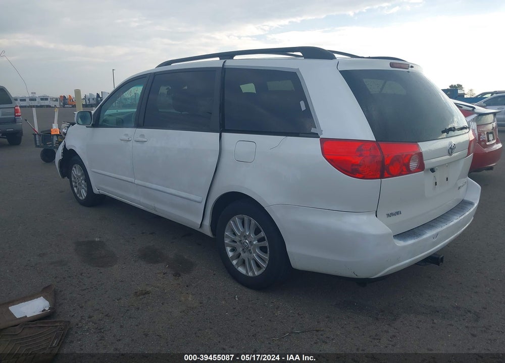 2010 TOYOTA SIENNA XLE VIN: 5TDYK4CC4AS300004