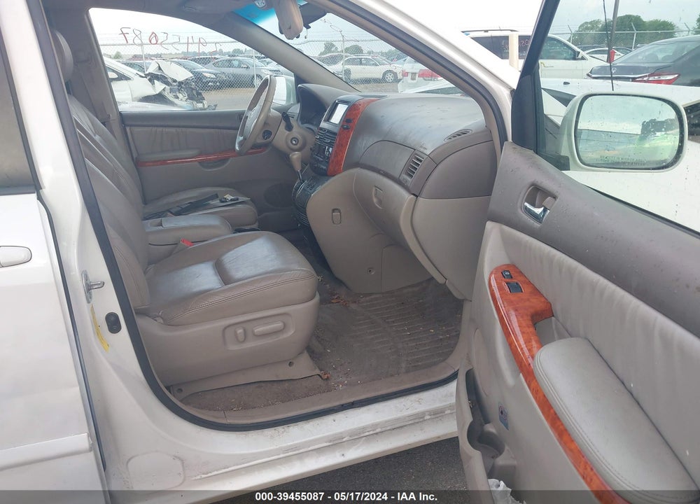 2010 TOYOTA SIENNA XLE VIN: 5TDYK4CC4AS300004