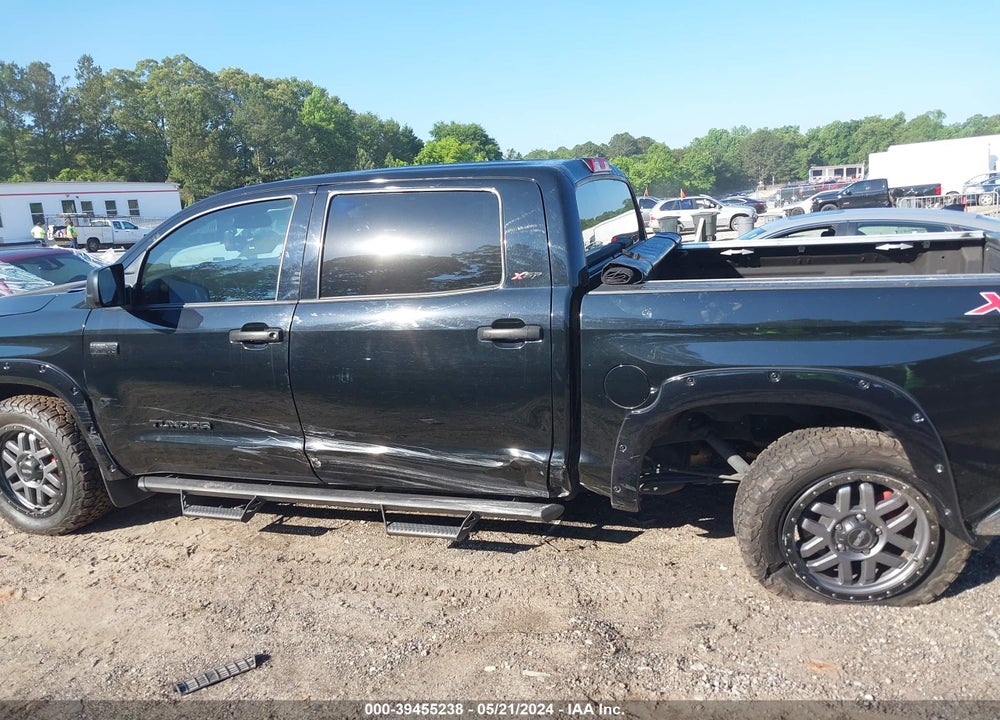 2018 TOYOTA TUNDRA SR5 5.7L V8 VIN: 5TFDW5F13JX699095