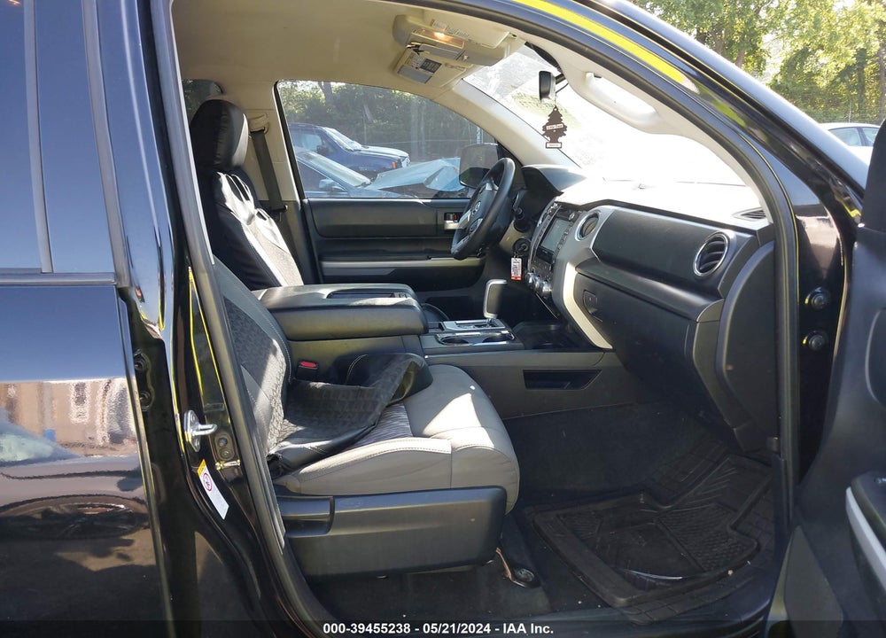 2018 TOYOTA TUNDRA SR5 5.7L V8 VIN: 5TFDW5F13JX699095