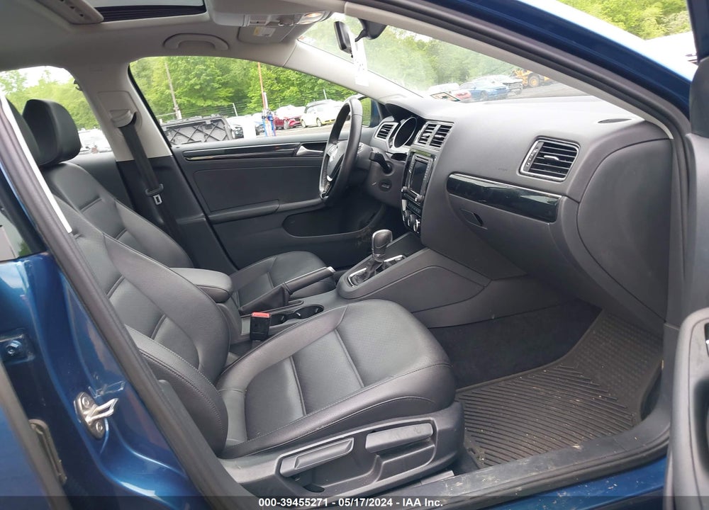 2017 VOLKSWAGEN JETTA 1.8T SEL/1.8T SEL PREMIUM VIN: 3VWL17AJ5HM410941