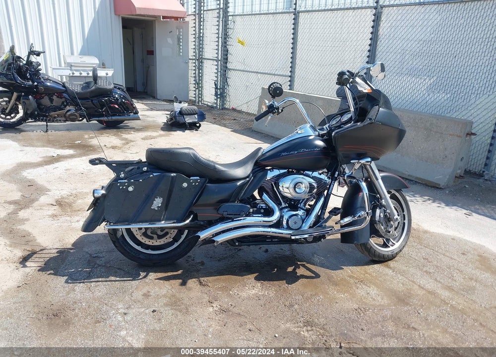 2013 HARLEY-DAVIDSON FLTRX ROAD GLIDE CUSTOM VIN: 1HD1KHM15DB686125